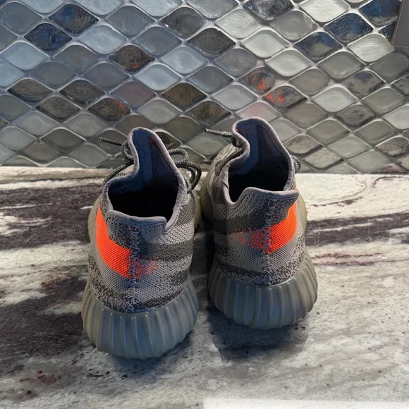 adidas Yeezy Boost 350 V2 - Picture 3 of 5